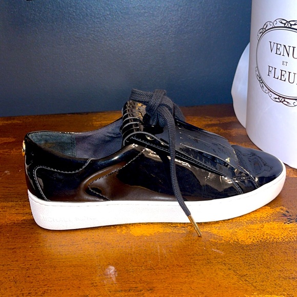 Michael Kors patent leather Sneakers - Picture 6 of 6